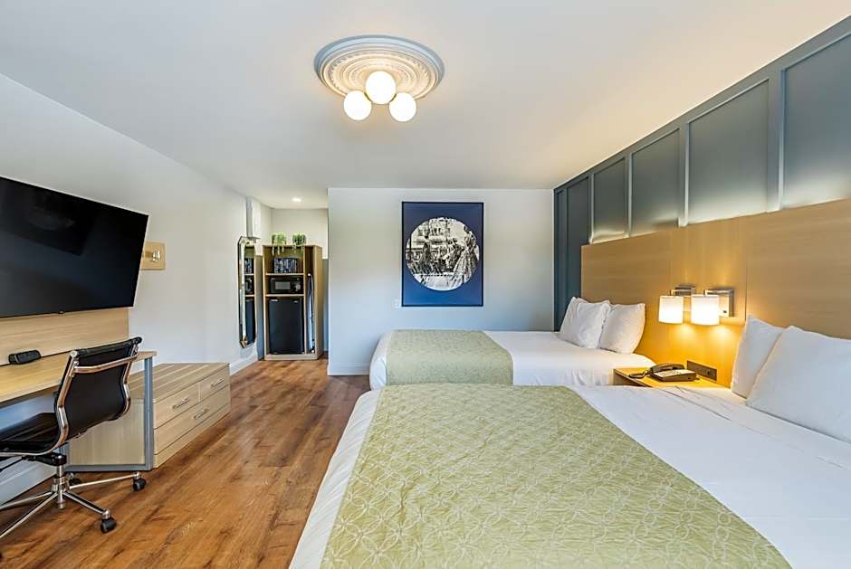 Ardsley Acres Hotel Court