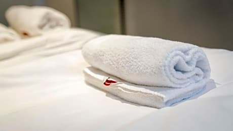 Single Room with Shared Bathroom