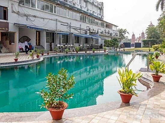 The New Marrion Hotel