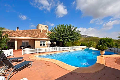 Torreta Of Gormaig, House with swimming pool