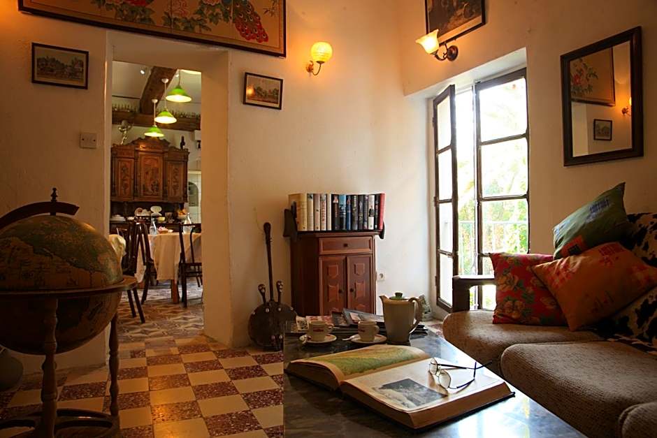 Maison De L'Orb