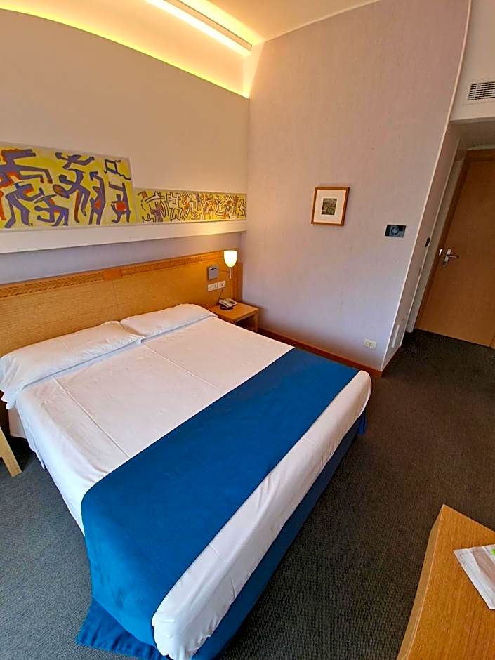 City Hotel