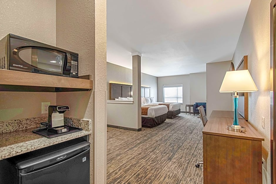 Photo 1 of 10 of 2 Queen Beds Suite