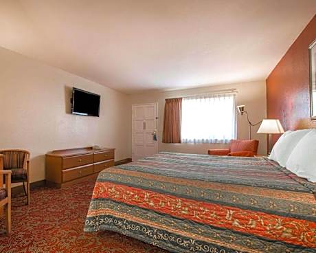 Queen Room - Non-Smoking