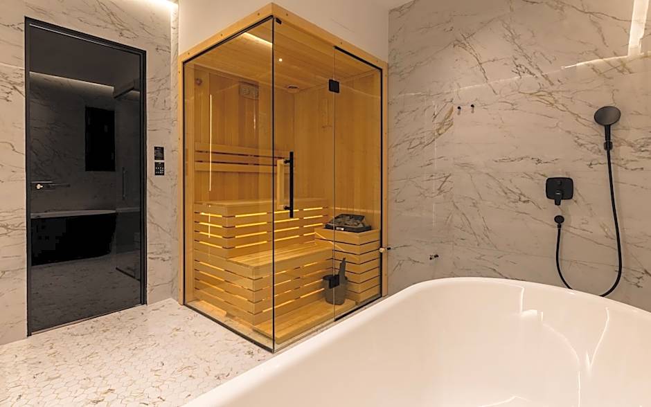 One Luxury Suites