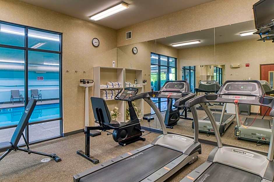 Evergreen Inn and Suites