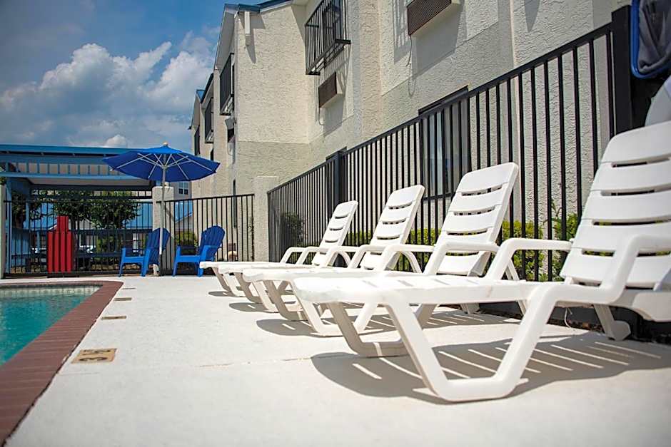 Days Inn by Wyndham Troy