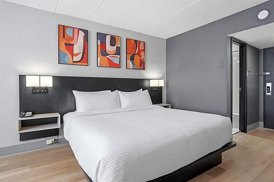 Seven Oaks Hotel Regina, SureStay Collection by Best Western