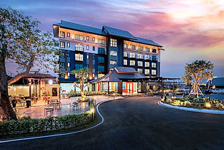 The Horizon Groove Hotel