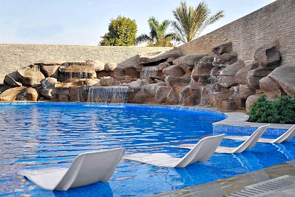 Le Meridien Pyramids Hotel & Spa