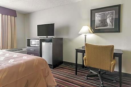 Queen Room - Non-Smoking