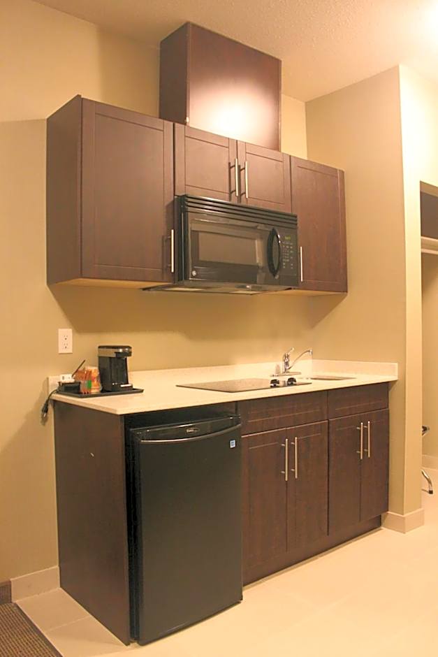 Meridian Inn & Suites Lloydminster