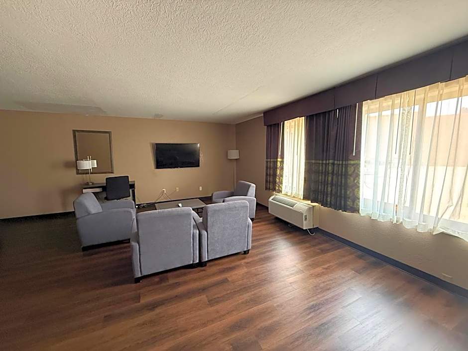 Super 8 by Wyndham Harrison OH