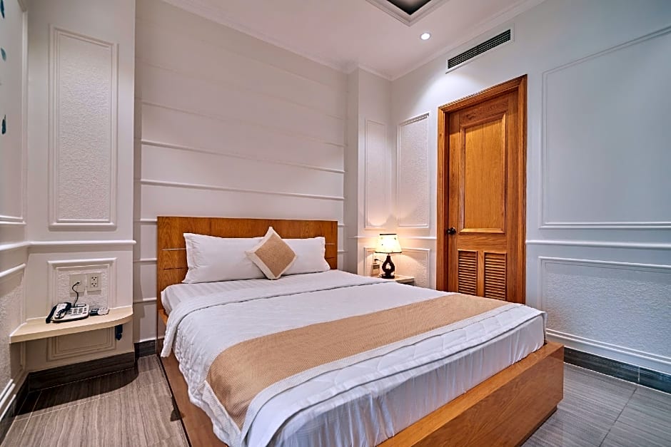 Bin Bin Mimosa Hotel - Near Tan Son Nhat Airport 