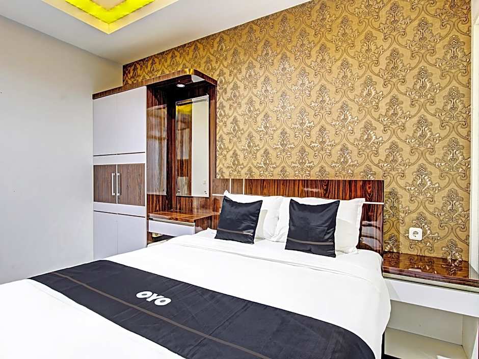 Collection O 90253 DHelomi