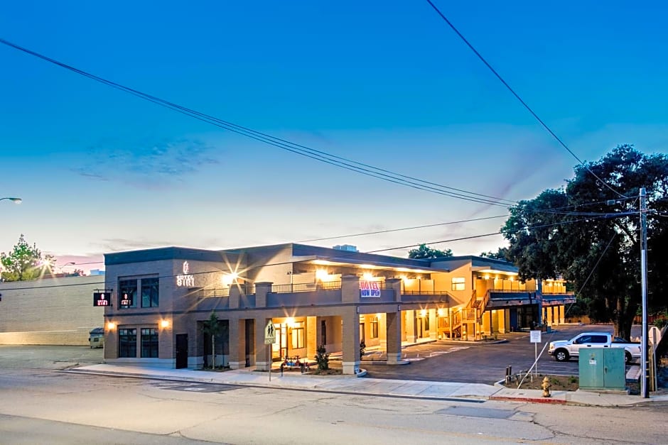 Hotel Siri Downtown - Paso Robles