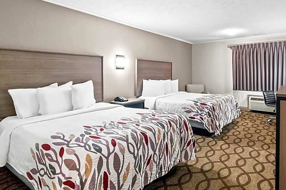 Red Roof Inn & Suites Lexington - Hamburg