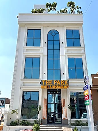 THE PARK HOTEL  AND RESTAURANT
