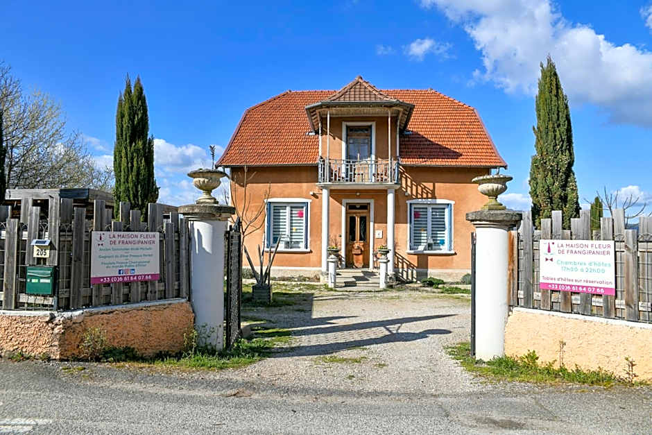 Maison Fleur De Frangipanier