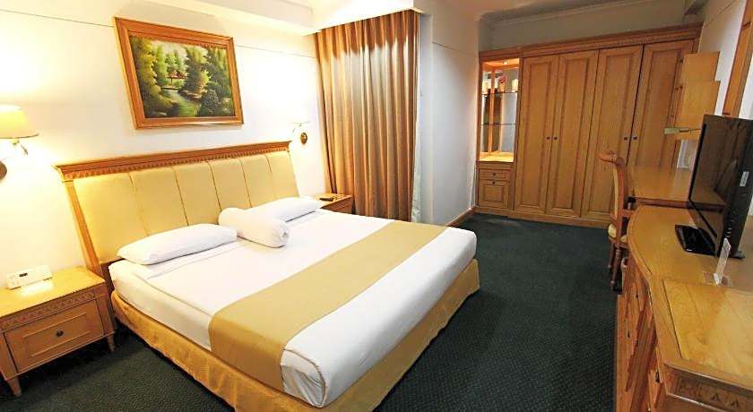 Harmoni Suites Hotel