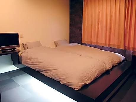B and C Hotel   (Capsule Hotel Amakusa)