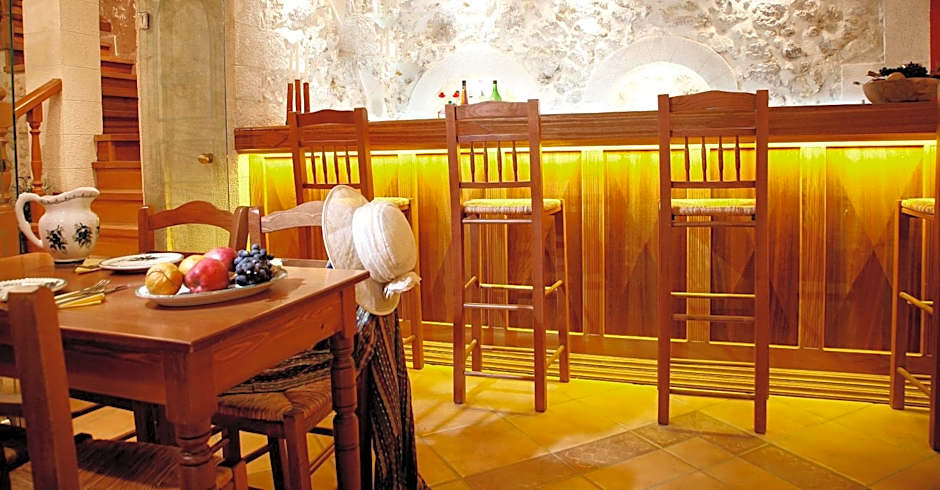 Leo Hotel