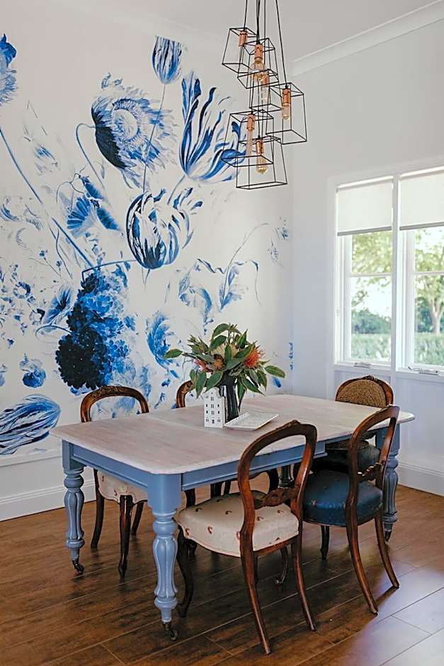 One Bedroom Cottage with Shared Pool