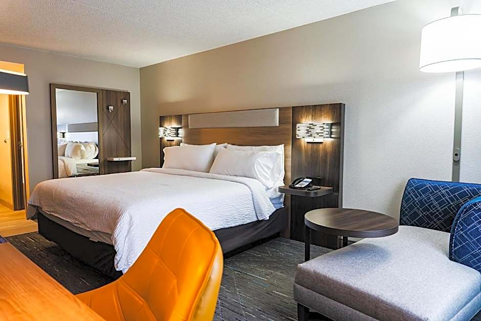 Holiday Inn Express Frazer - Malvern By IHG