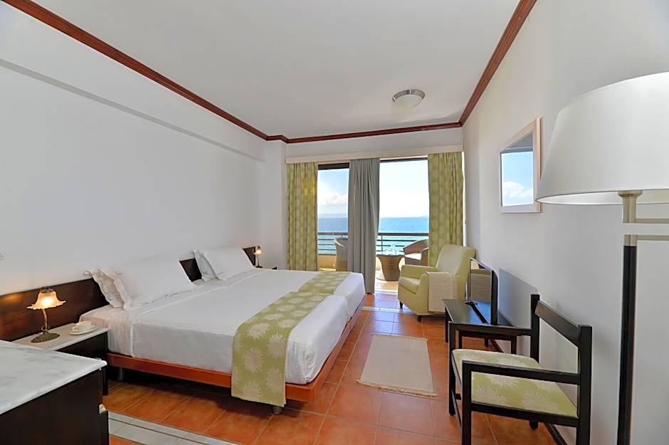 Limira Mare Hotel