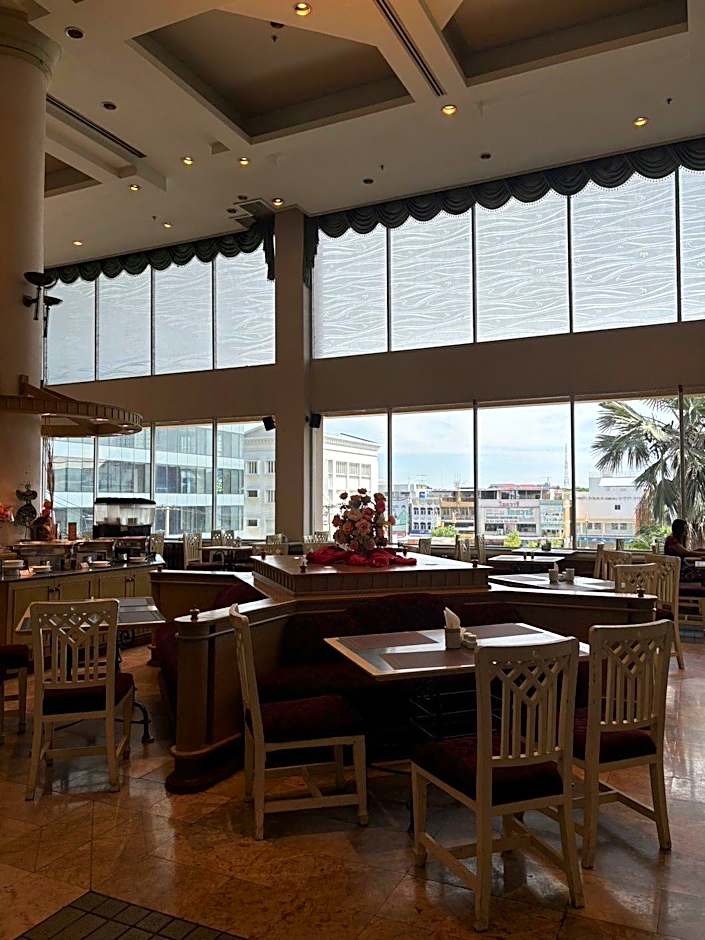 Charoen Thani Khon Kaen Hotel