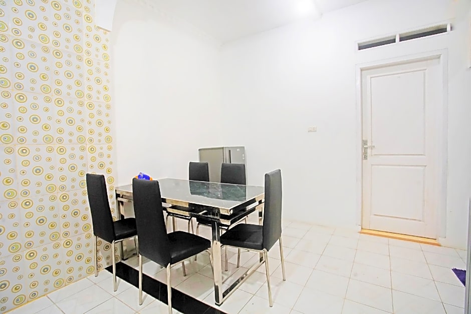 OYO 91460 Guest House Kencana Syariah