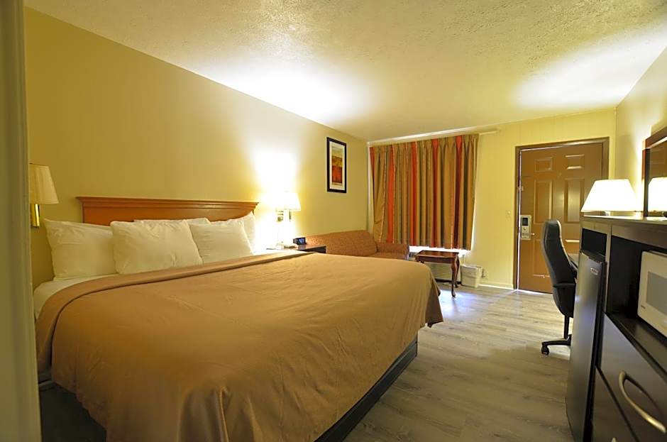 Travelowes Motel - Maggie Valley