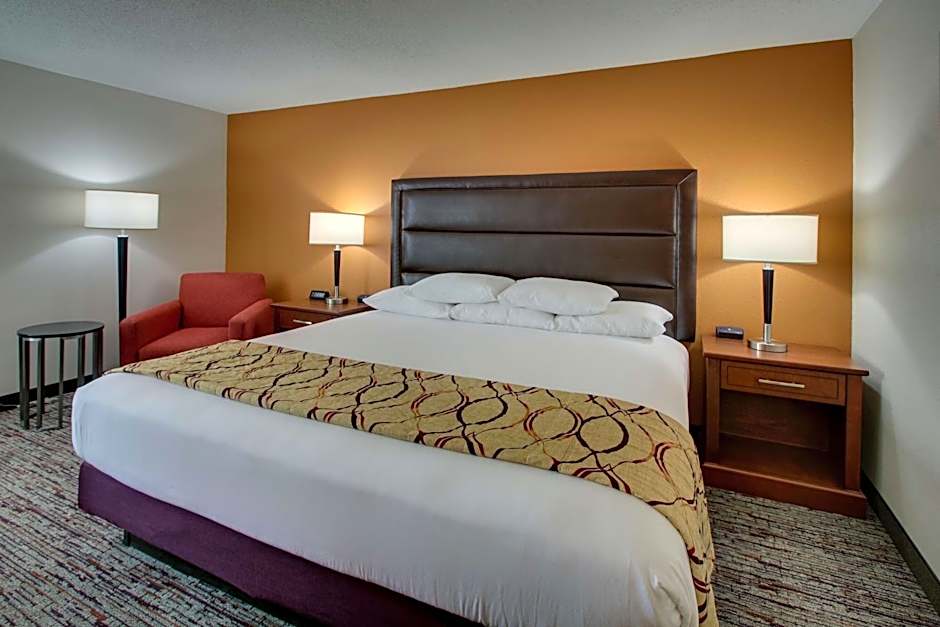 DRURY INN & SUITES EVANSVILLE EAST