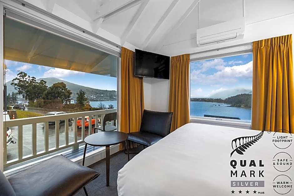 Colonial Village Motel