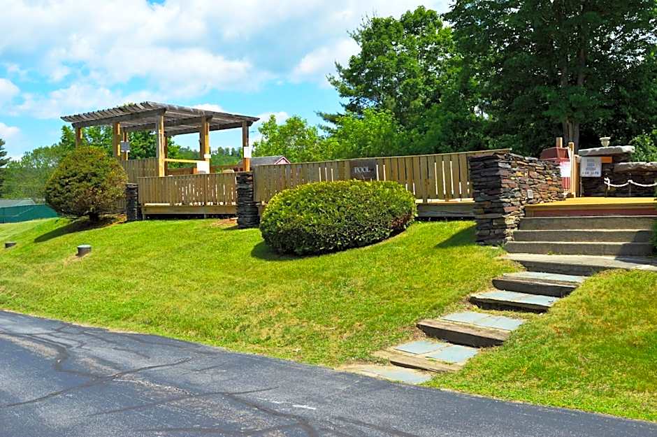 Hollow Inn and Motel