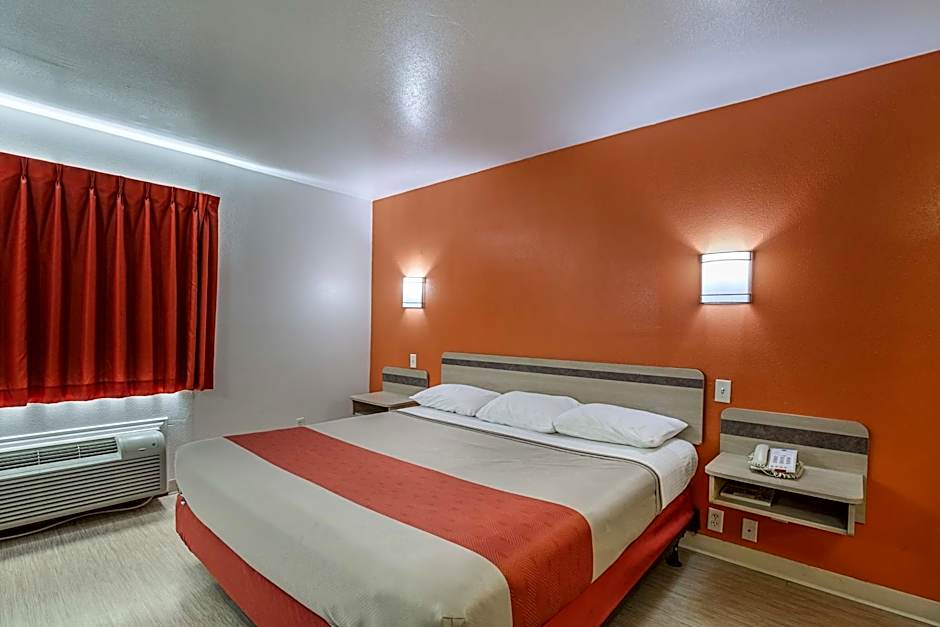 Motel 6-Pasadena, TX