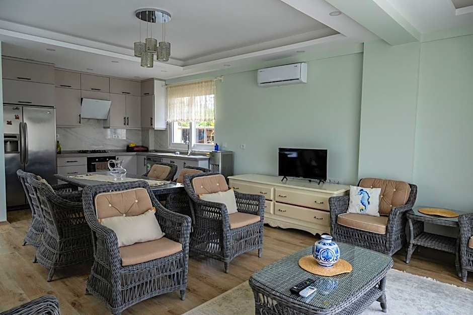 Amore Hotel Teki̇rova