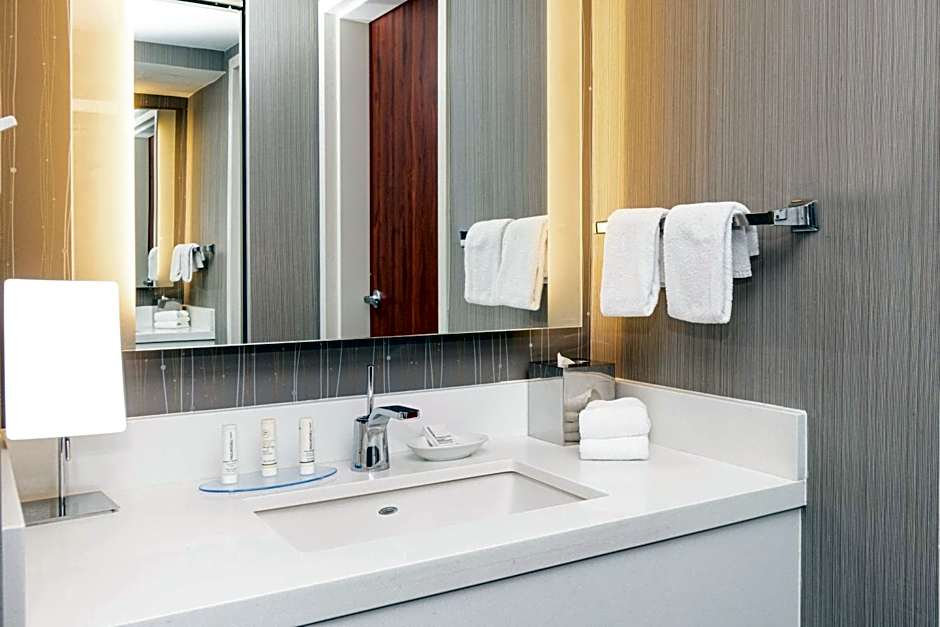 Courtyard by Marriott Bloomington