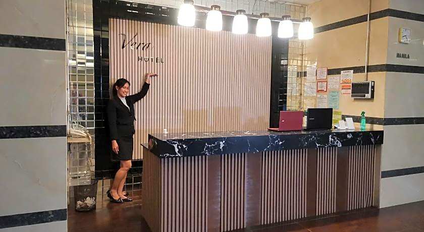 Townhouse Oak Vera Hotel Near Clark International Airport