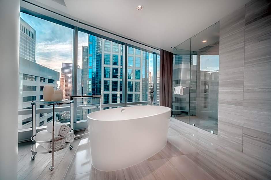 Paradox Hotel Vancouver 