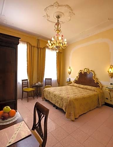 Hotel San Moise