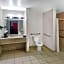 Howard Johnson by Wyndham Houston Hobby Airport