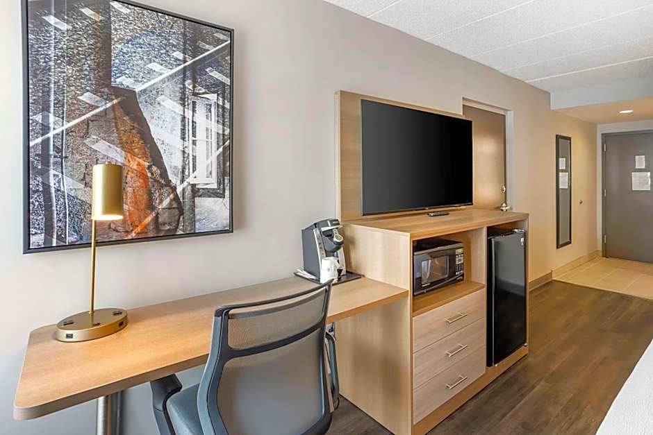 Best Western Plus Heritage Rail Inn & Suites