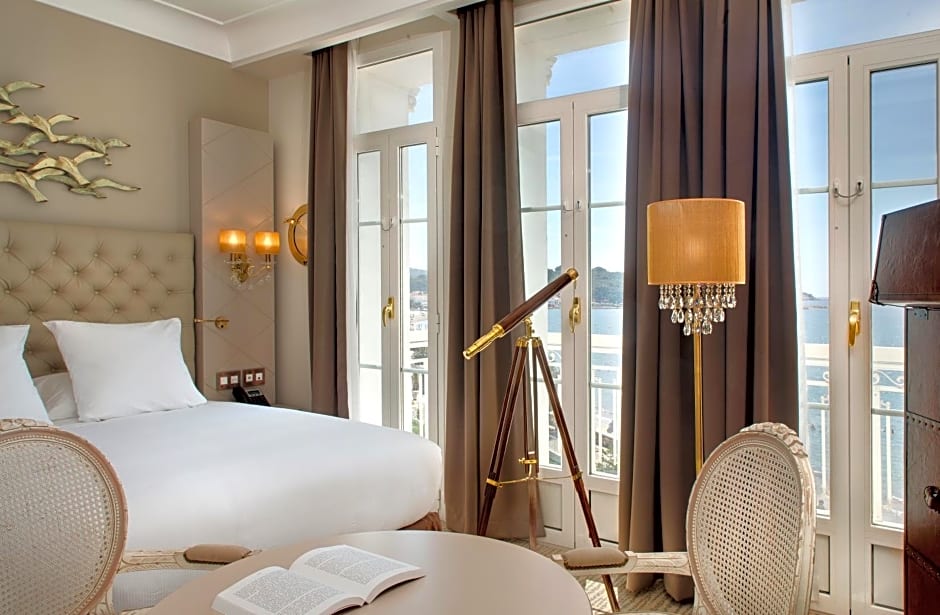 Grand Hotel Des Sablettes Plage, Curio Collection By Hilton