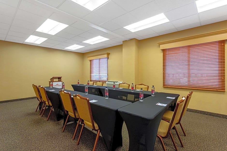 Hawthorn Extended Stay by Wyndham West Palm Beach