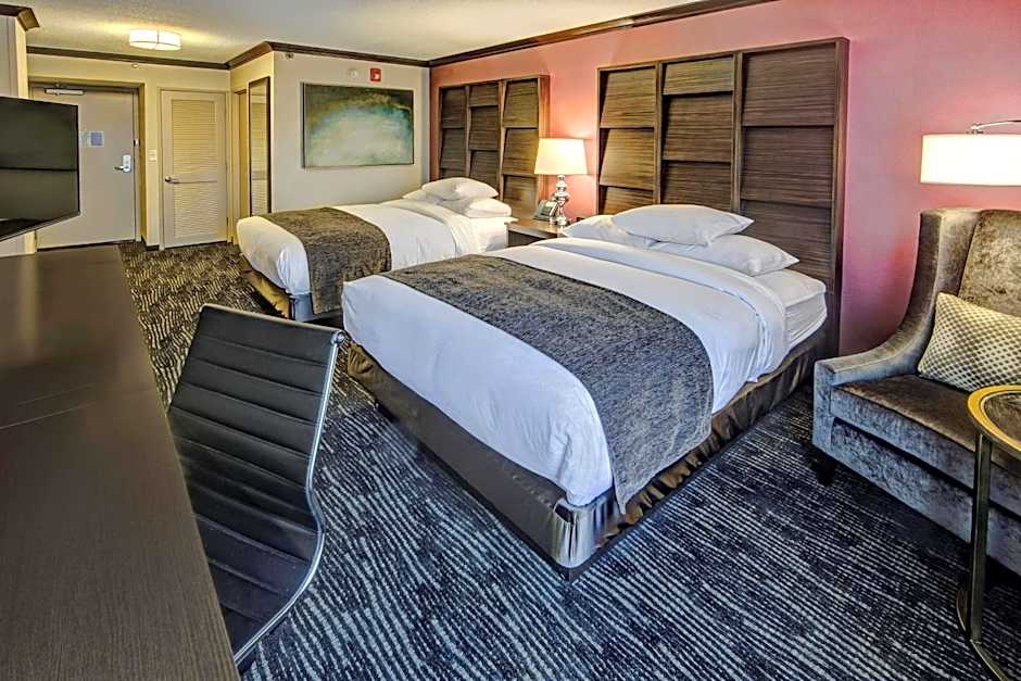 DoubleTree By Hilton Decatur Riverfront