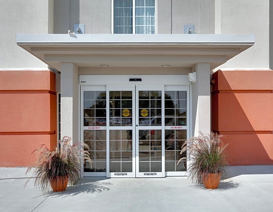 Candlewood Suites Salina By IHG
