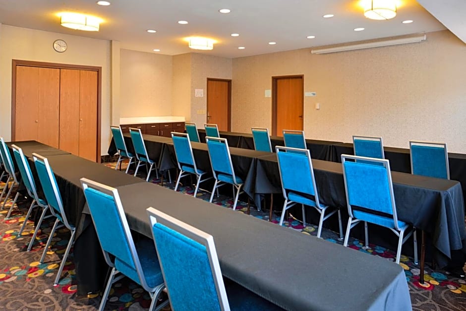 Holiday Inn Express Hotel & Suites Omaha West, an IHG Hotel