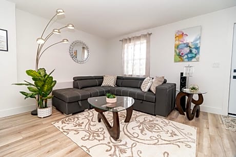 Glamorous new townhouse - Business and Vacation travel