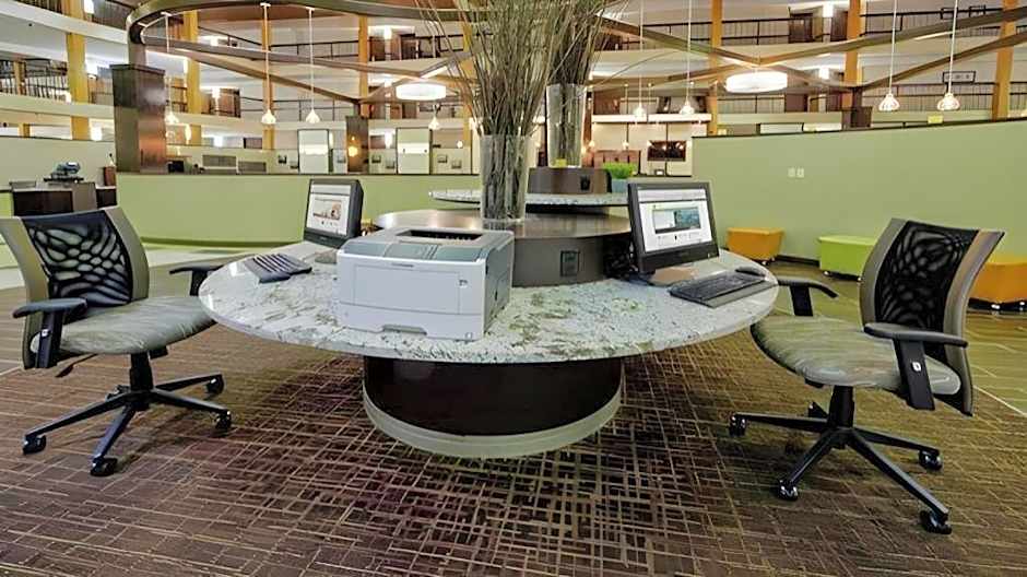 Clarion Hotel & Suites Conference Center Memphis Airport
